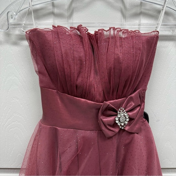Elegant Pink Dress with Bow Accent - Picture 2 of 9